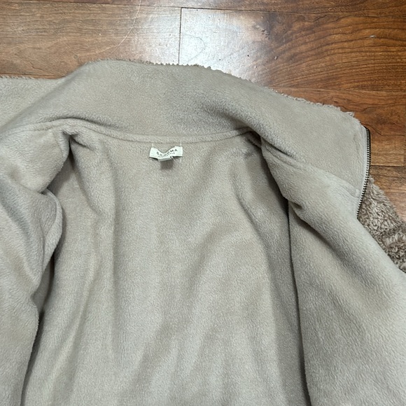 Sonoma women’s tan fuzzy jacket petite medium - Picture 5 of 8